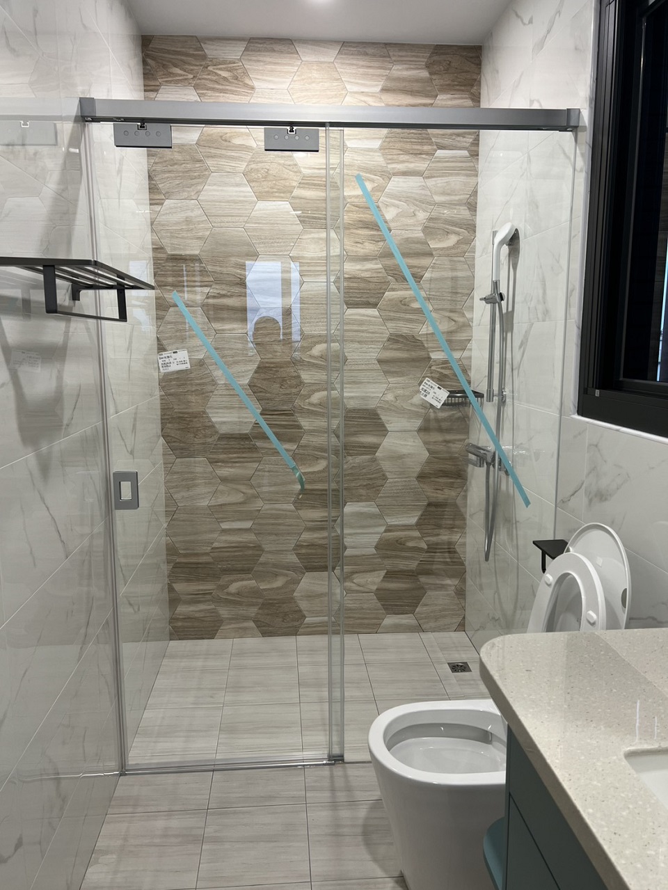 台中乾濕分離、淋浴隔間安裝施工