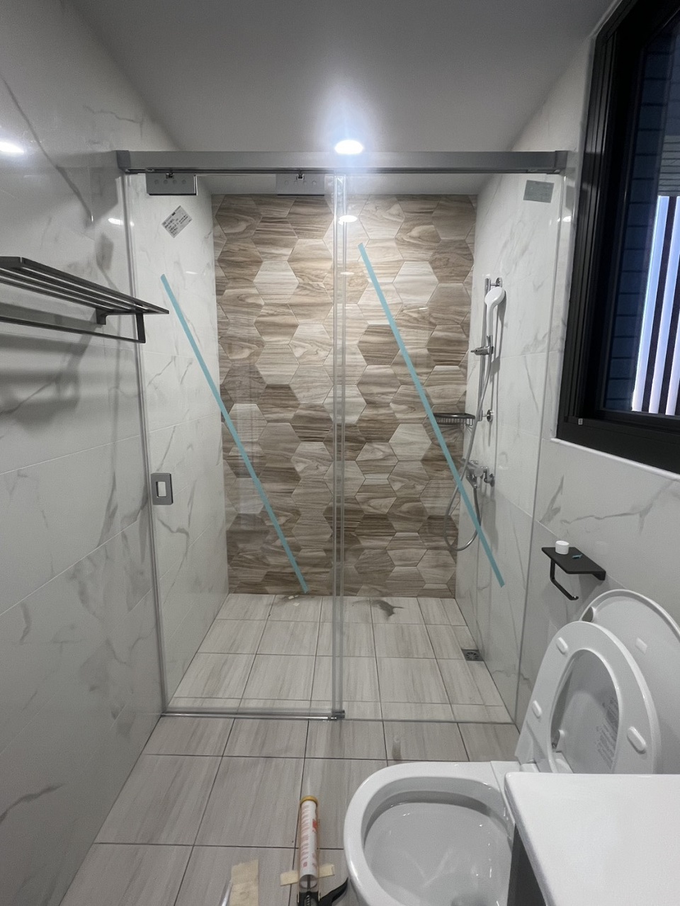 台中乾濕分離、淋浴隔間安裝施工